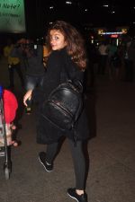 Alia Bhatt snapped at airport in Mumbai on 4th Jan 2014